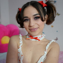 Aria Valencia in Aria Eats A Sweet Treat (Photo 2) Aria Valencia in 'Inserted' Aria Eats A Sweet Treat (Thumbnail 2)